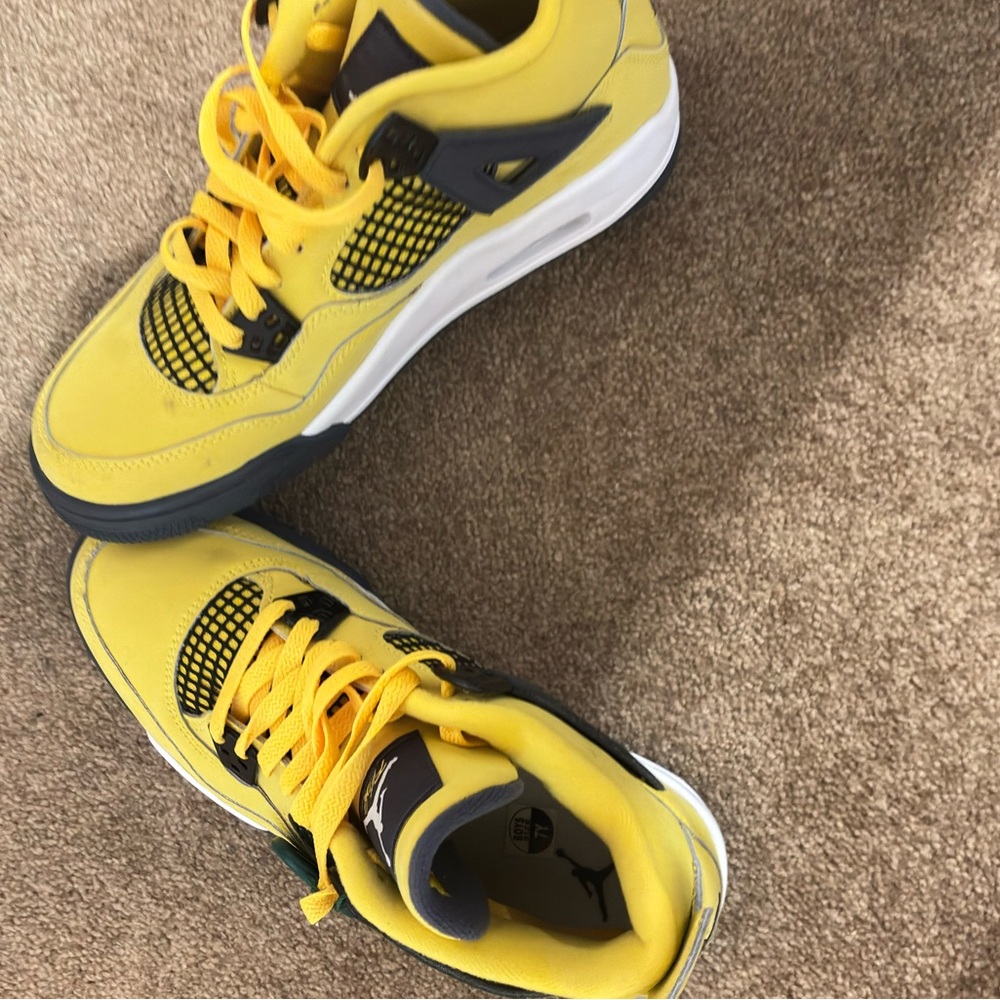 Jordan Kids Yellow and Black Basketball Sneakers
